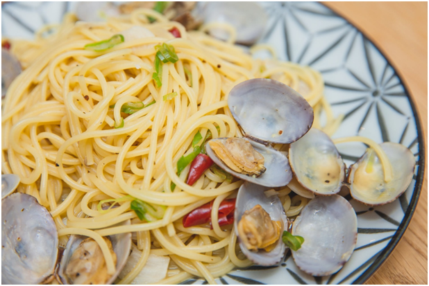 Nostimo Spaghetti with Mussels